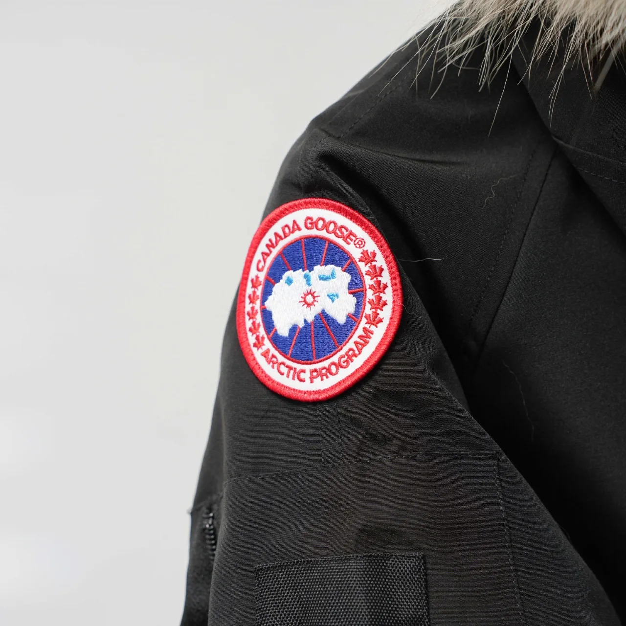 P720 CANADA GOOSE丨Canada Goose 02 hooded fur collar down jacket Color: Black Size: XS-XL